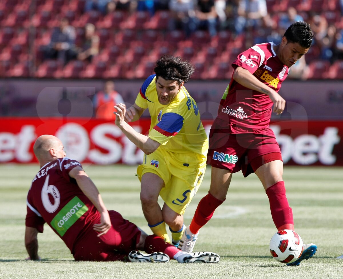 Steaua învinge la Cluj şi se califică în Europa League! CRAIOVA - GAZ METAN 1-1 (întrerupt de ploaie)