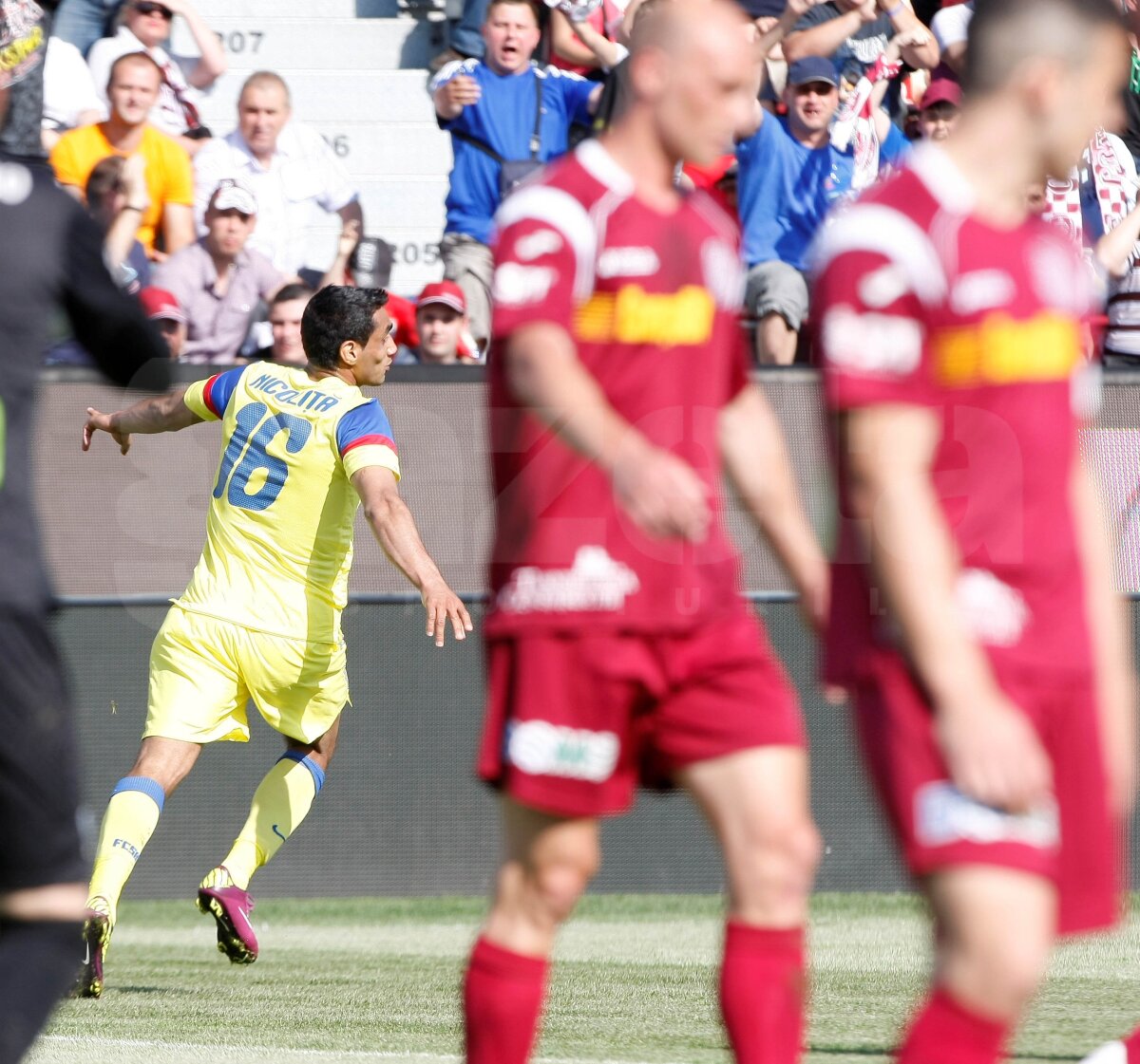 Steaua învinge la Cluj şi se califică în Europa League! CRAIOVA - GAZ METAN 1-1 (întrerupt de ploaie)