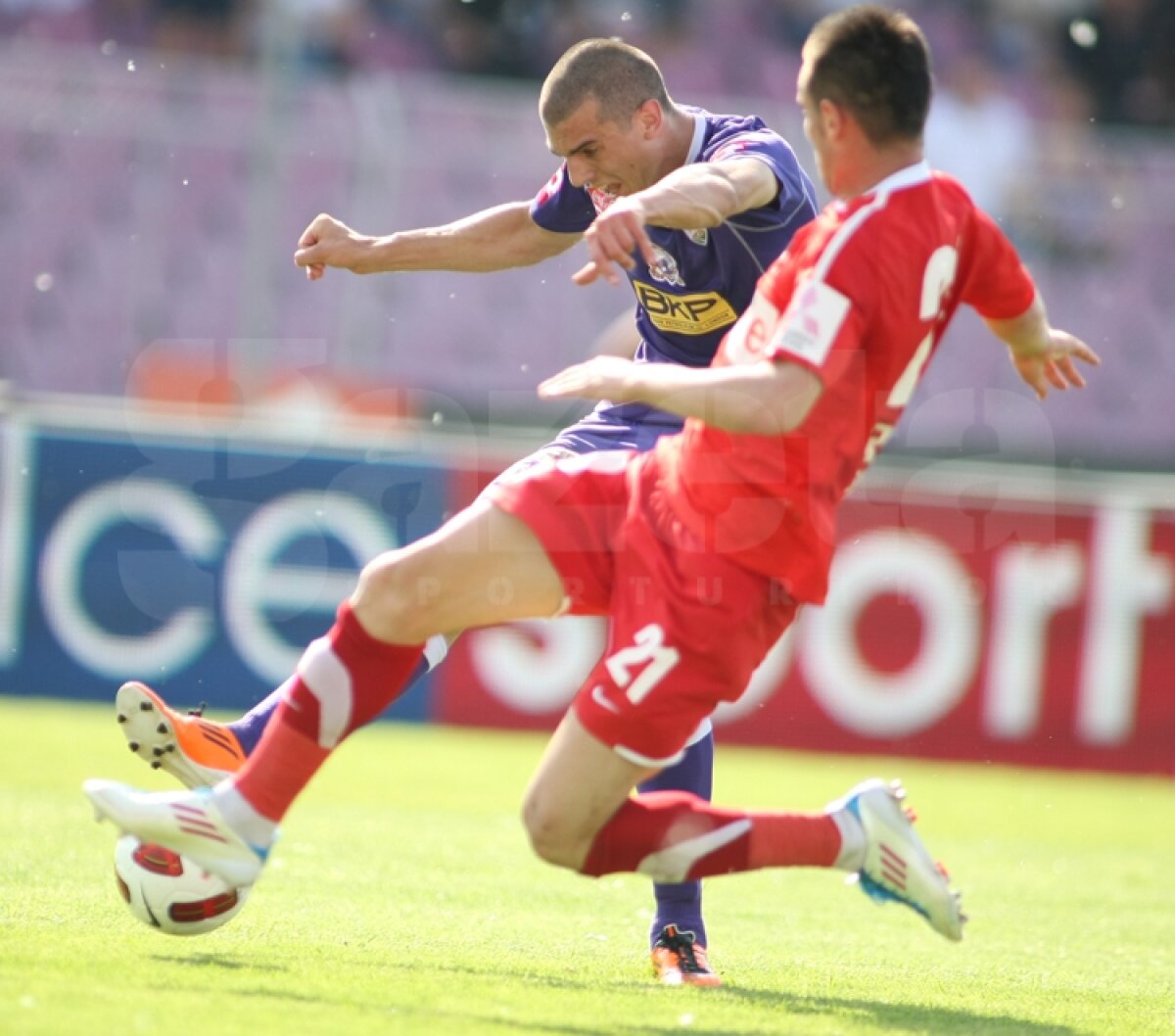 Poli Timişoara spulberă pe Dinamo cu 4-1 şi merge în preliminariile Ligii