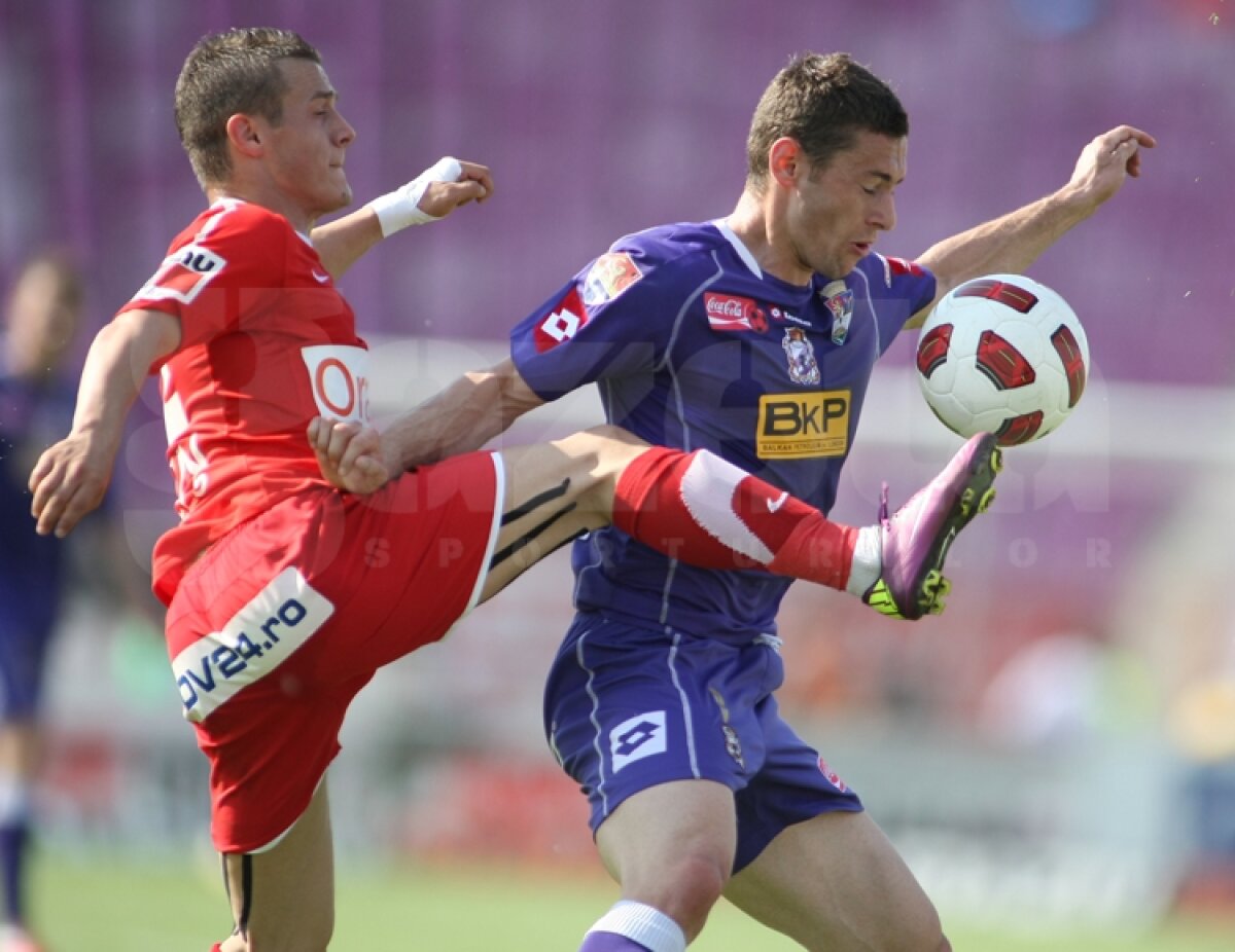 Poli Timişoara spulberă pe Dinamo cu 4-1 şi merge în preliminariile Ligii