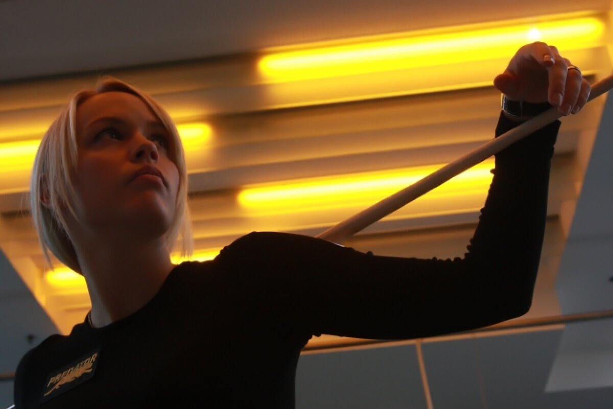 FOTO! O femeie domină iar lumea biliardului continental » Queen Jasmin