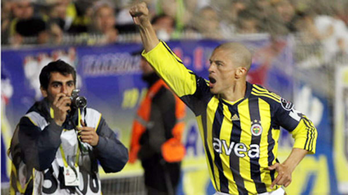 VIDEO Fenerbache, campioană în Turcia după 4 ani!