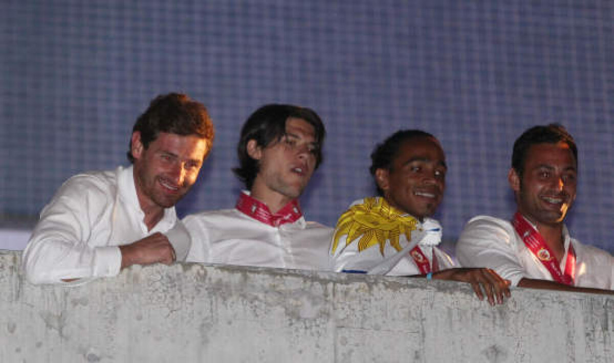 Săpunaru, baie de mulţime la Porto. Suporterii i-au sărbătorit pe jucători după cîştigarea Cupei