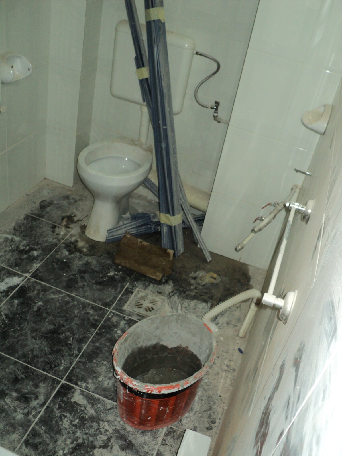 Achiziţii dubioase la Galaţi, reclamate la Bucureşti » Campioana risipitoare