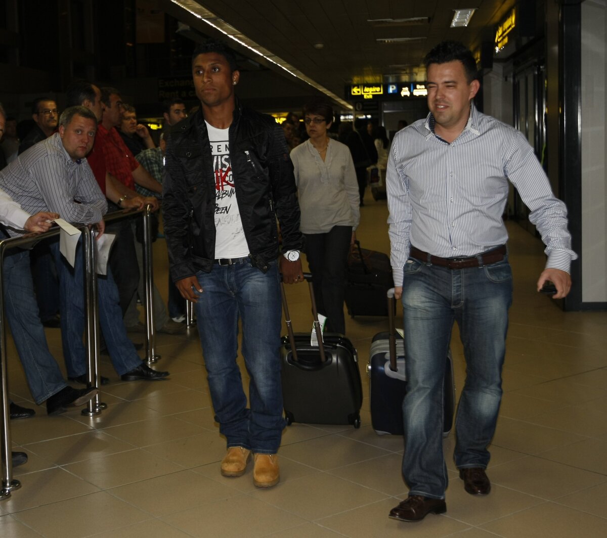 FOTO » Tatu a ajuns în România!