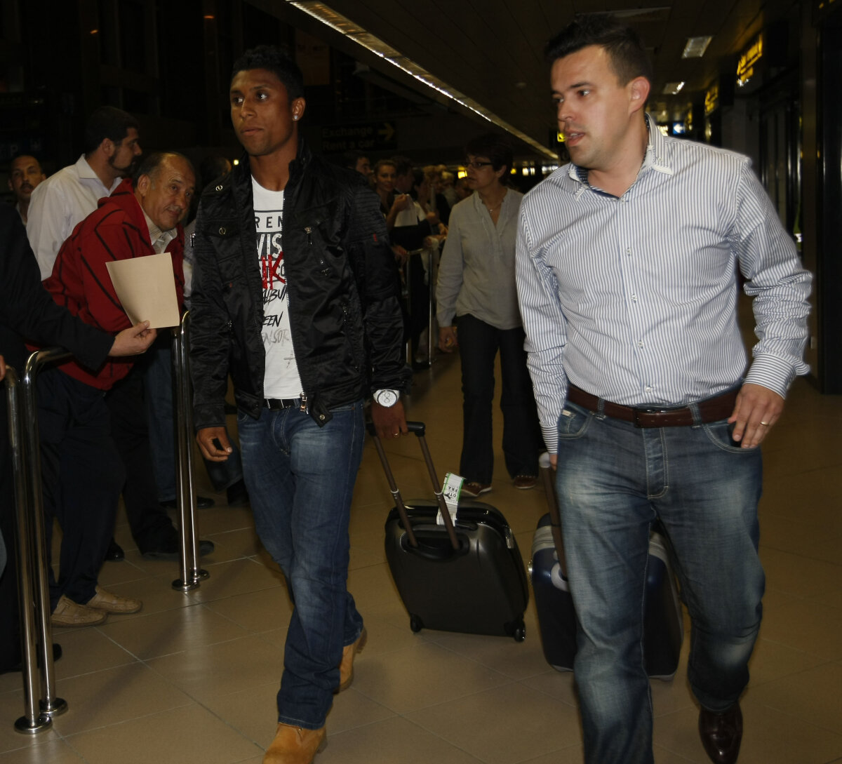 FOTO » Tatu a ajuns în România!