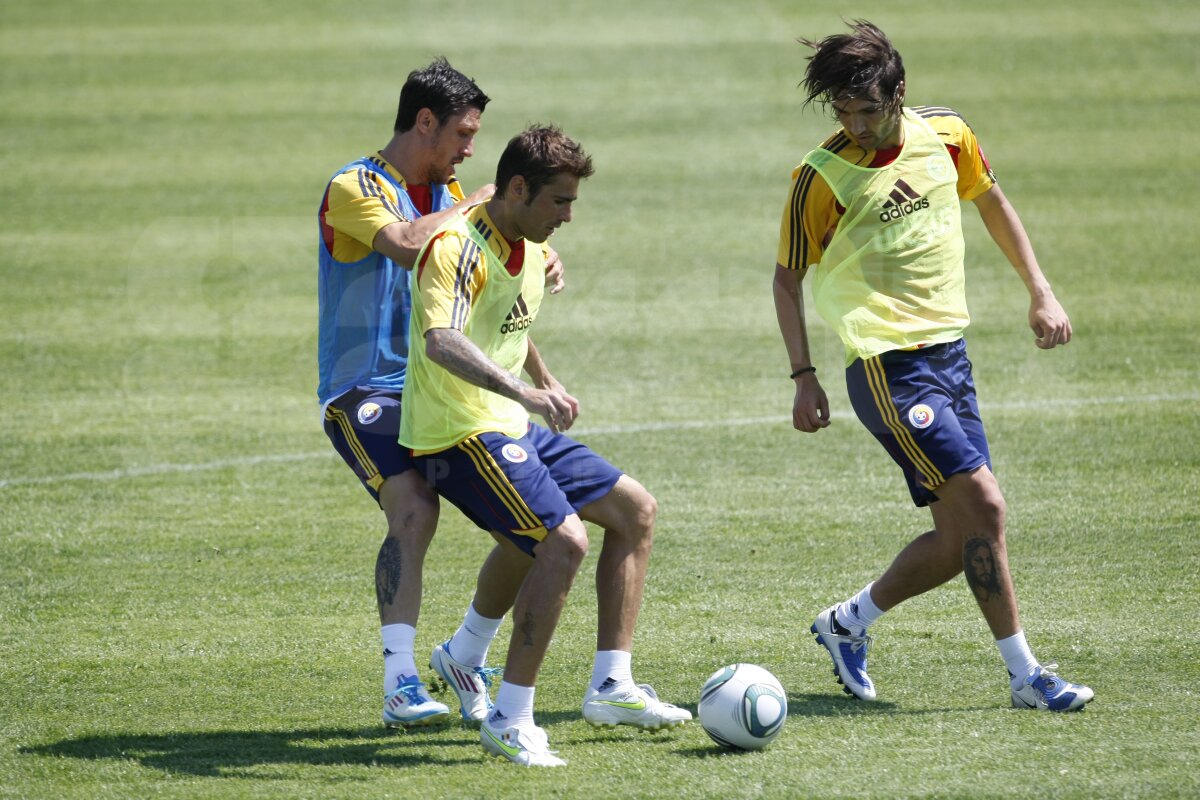 Mutu a pierdut un pariu de 80€ la antrenamentul naţionalei! :D