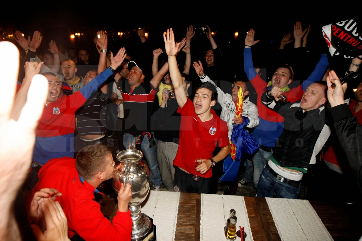 FOTO » Steliştii s-au dat în spectacol la petrecerea de după cîştigarea Cupei