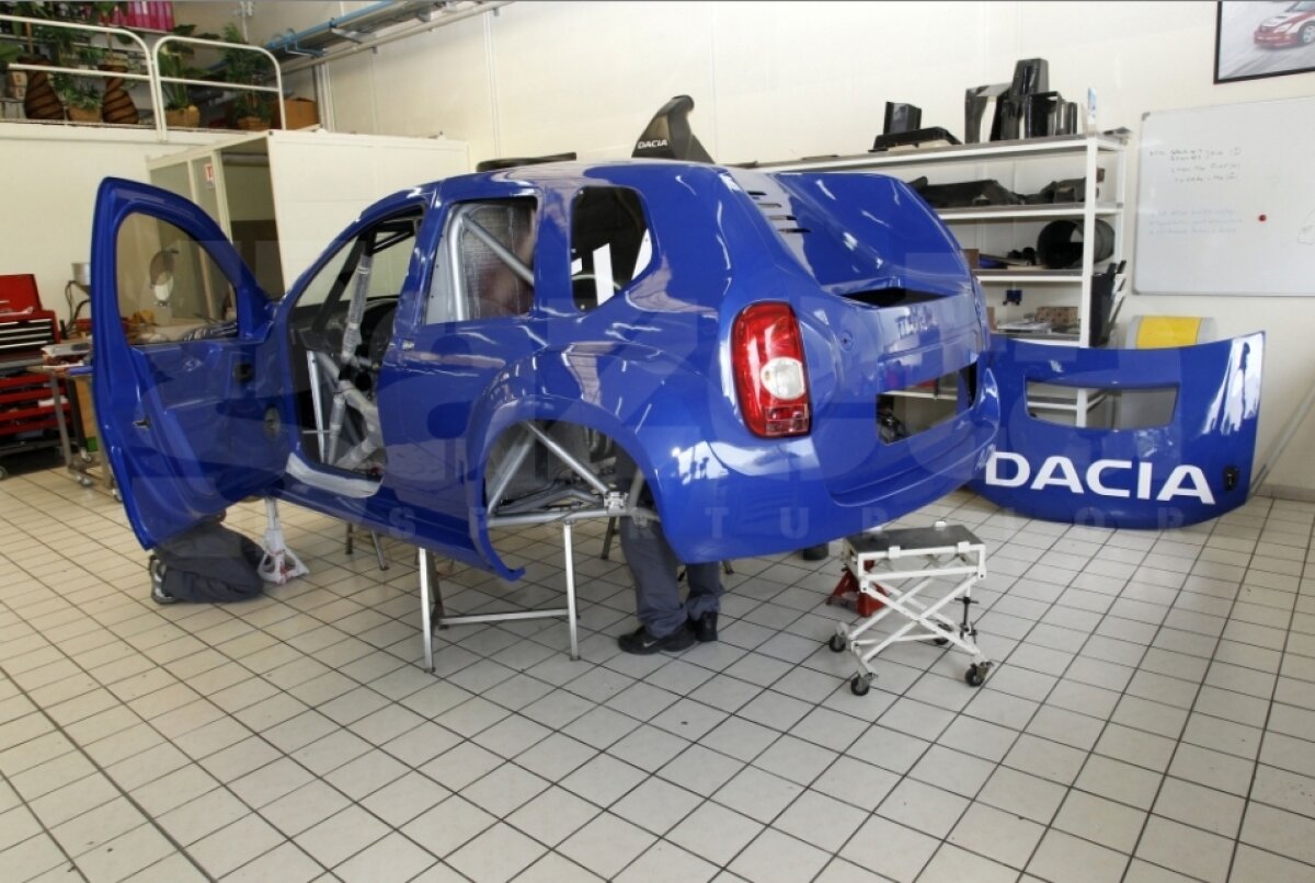 FOTO Noi imagini cu Duster "No Limit", modelul de 850 CP ce va lua startul la Pikes Peak