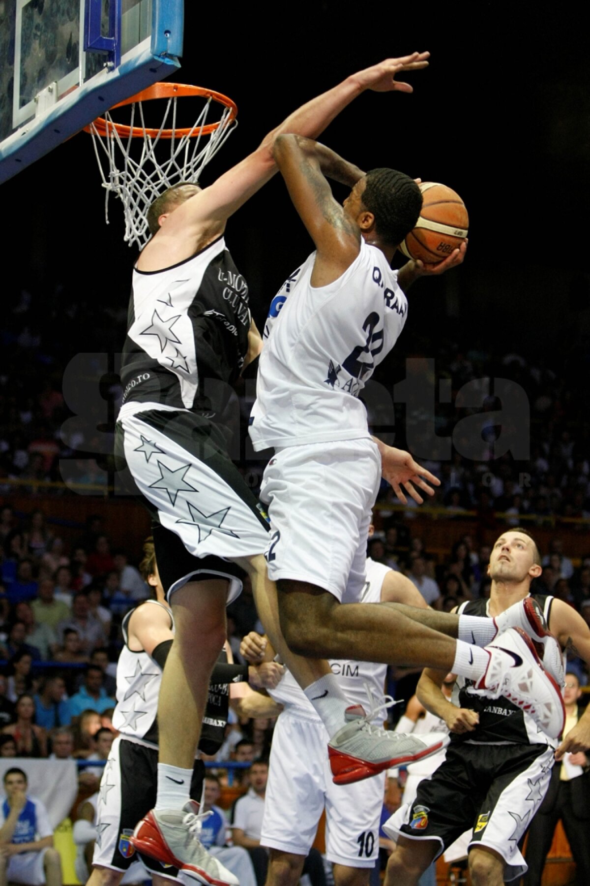 FOTO / CSU Ploieşti a amînat deznodămîntul finalei campionatului cu ”U”