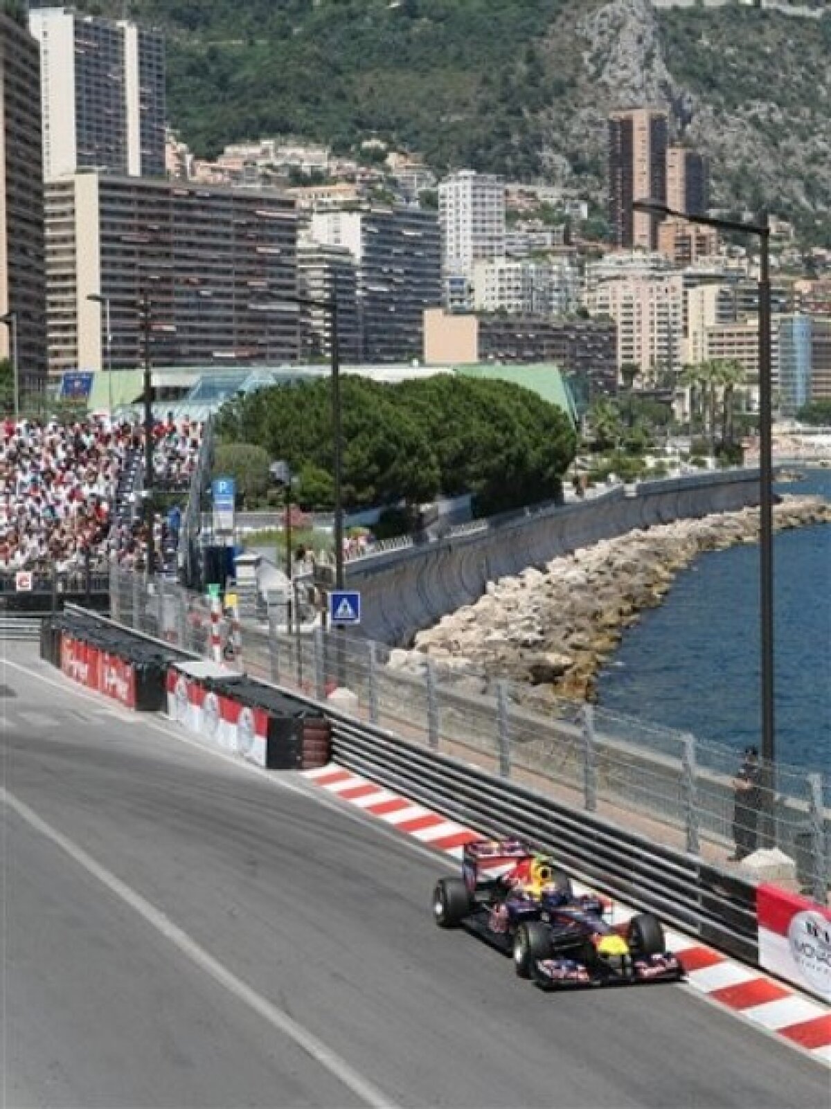 FOTO / Vettel învinge la Monte Carlo! A cincea victorie în acest sezon pentru german