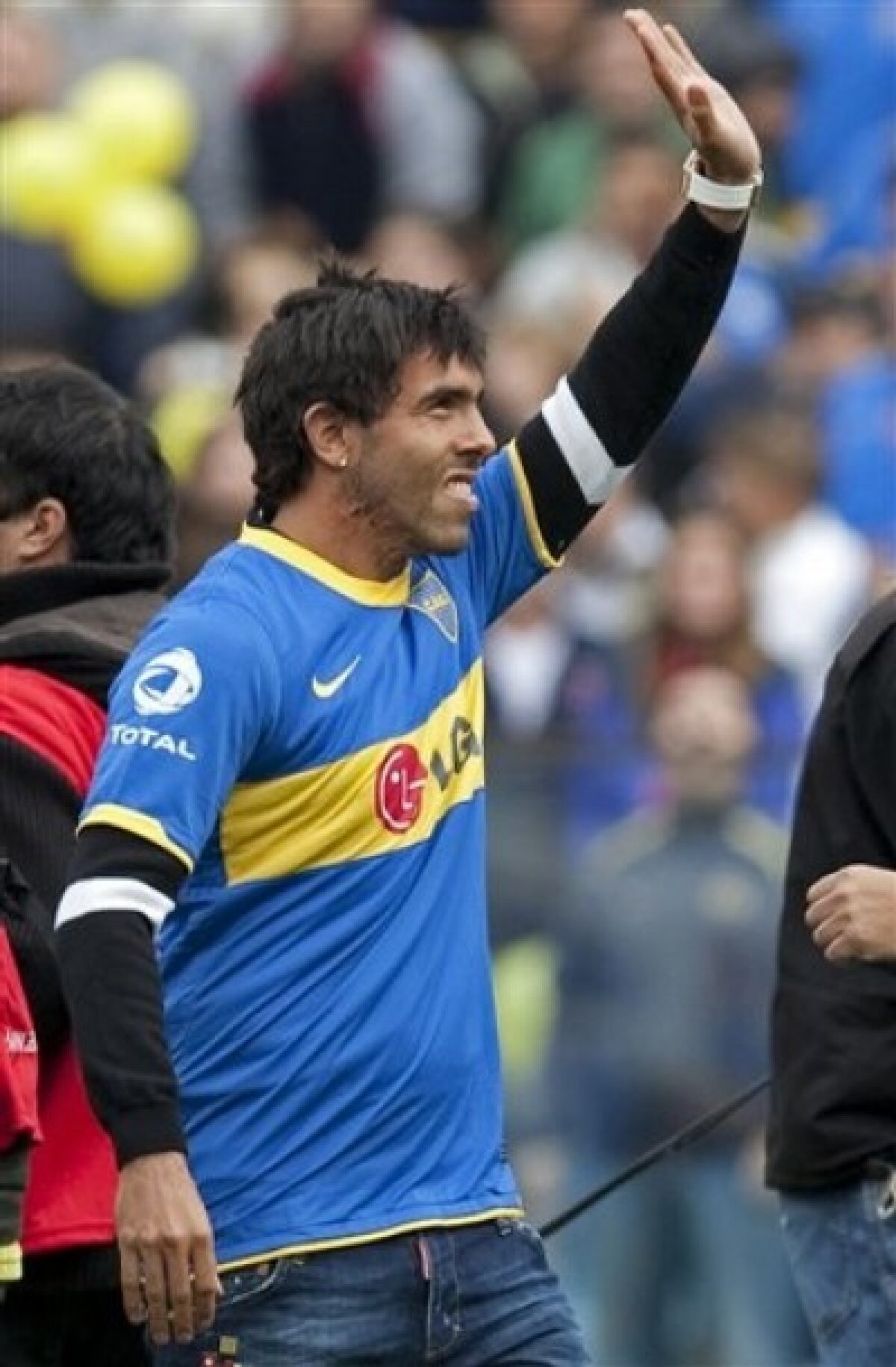 FOTO & VIDEO Tevez, primit regeşte de fanii lui Boca! 50.000 de fani l-au aclamat minute în şir