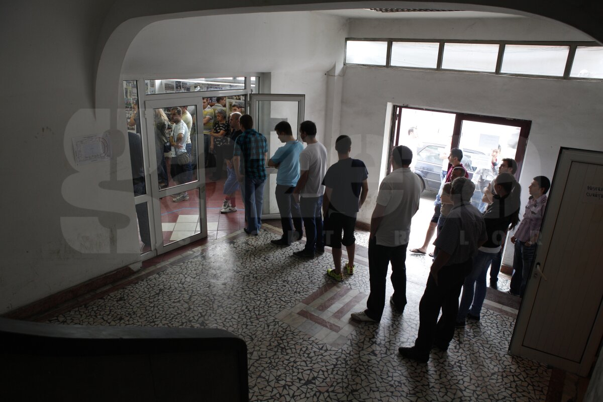 FOTO » S-au epuizat biletele la tribuna I pentru meciul cu Bosnia!