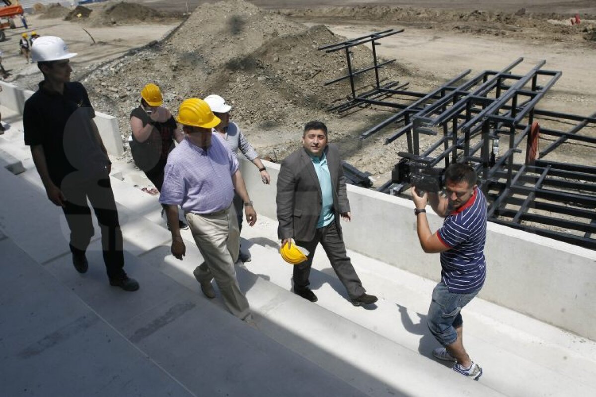 FOTO » Se montează gazonul pe "Cluj Arena" » Iată cum arată noul stadion al lui "U"