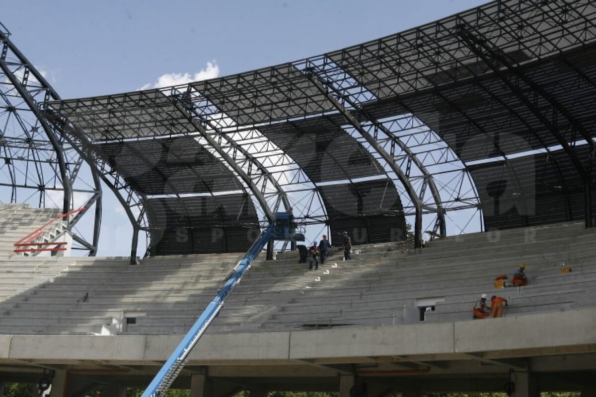 FOTO » Se montează gazonul pe "Cluj Arena" » Iată cum arată noul stadion al lui "U"