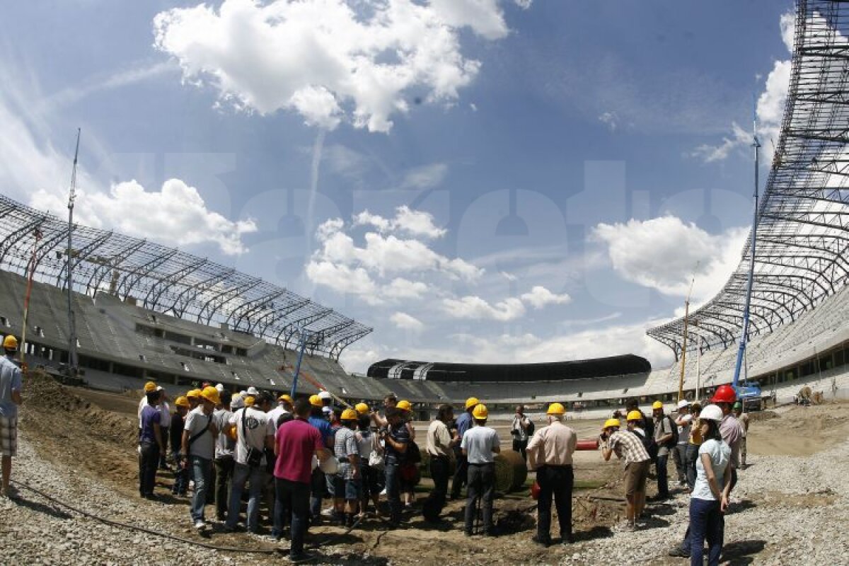 FOTO » Se montează gazonul pe "Cluj Arena" » Iată cum arată noul stadion al lui "U"