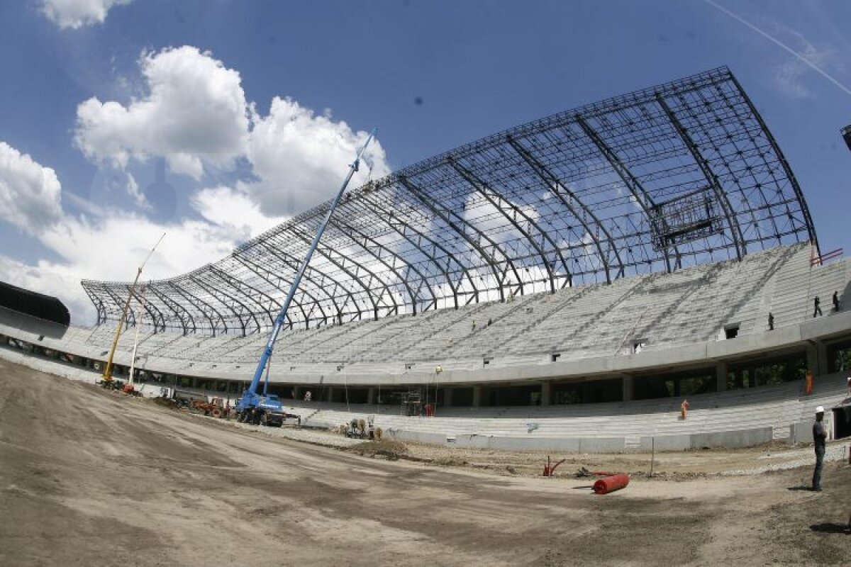 FOTO » Se montează gazonul pe "Cluj Arena" » Iată cum arată noul stadion al lui "U"