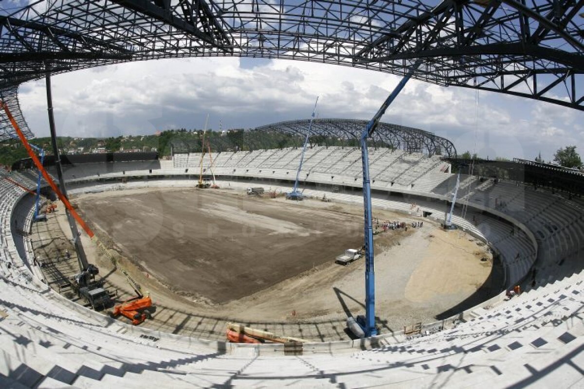 FOTO » Se montează gazonul pe "Cluj Arena" » Iată cum arată noul stadion al lui "U"