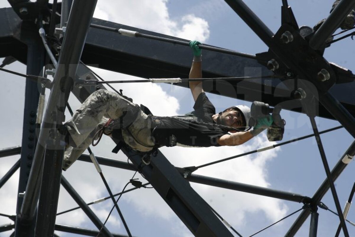 FOTO » Se montează gazonul pe "Cluj Arena" » Iată cum arată noul stadion al lui "U"