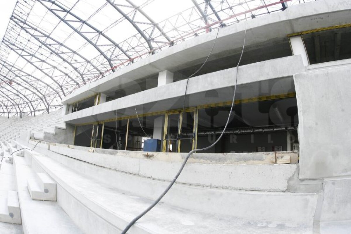 FOTO » Se montează gazonul pe "Cluj Arena" » Iată cum arată noul stadion al lui "U"