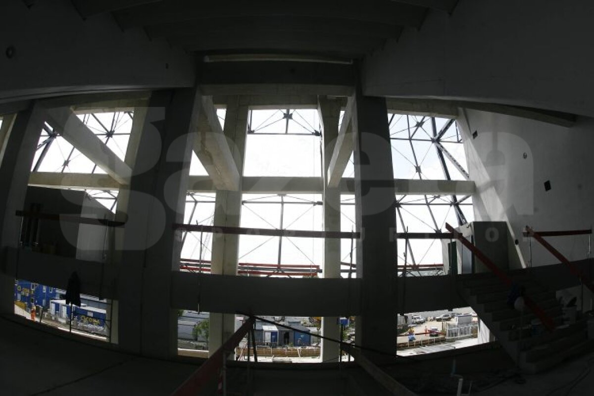 FOTO » Se montează gazonul pe "Cluj Arena" » Iată cum arată noul stadion al lui "U"