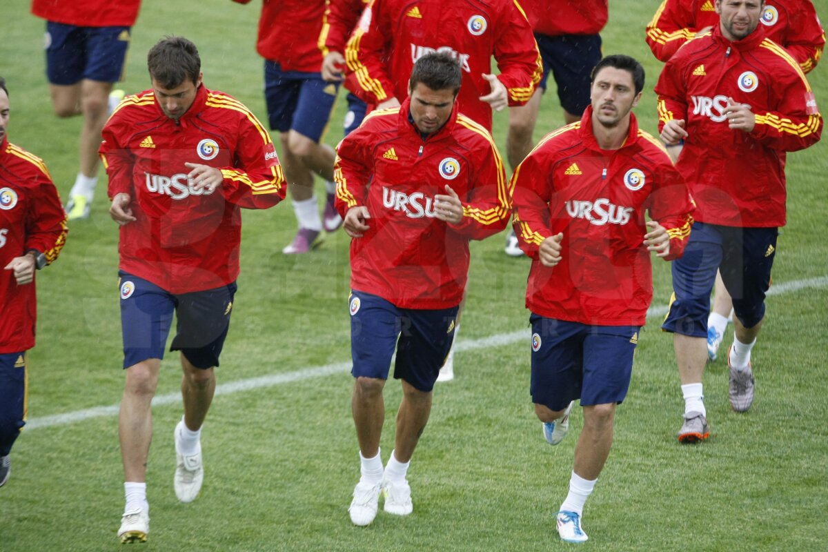 FOTO & VIDEO "Tricolorii" s-au antrenat în ploaie astăzi