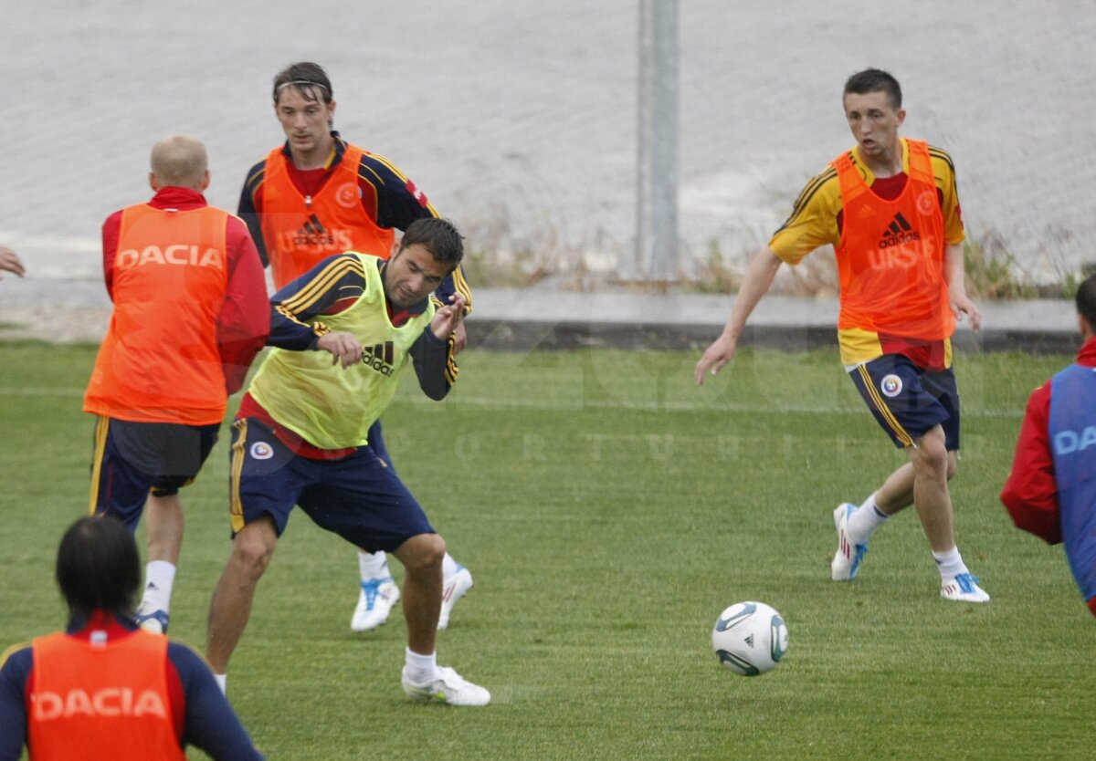 FOTO & VIDEO "Tricolorii" s-au antrenat în ploaie astăzi