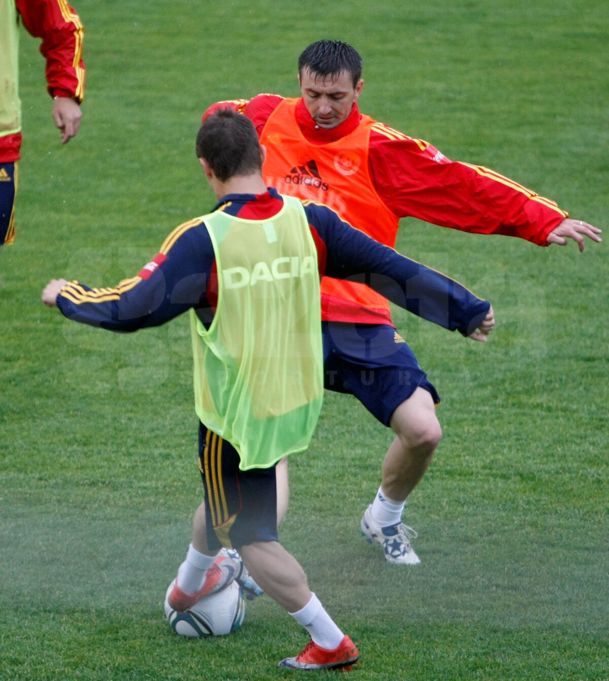 FOTO & VIDEO "Tricolorii" s-au antrenat în ploaie astăzi