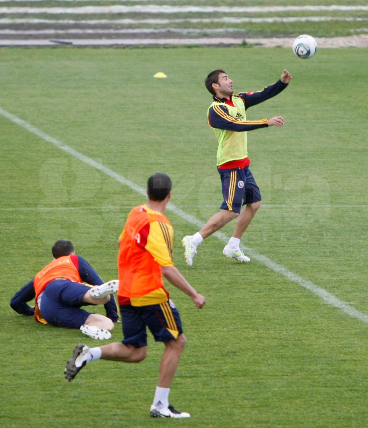 FOTO & VIDEO "Tricolorii" s-au antrenat în ploaie astăzi