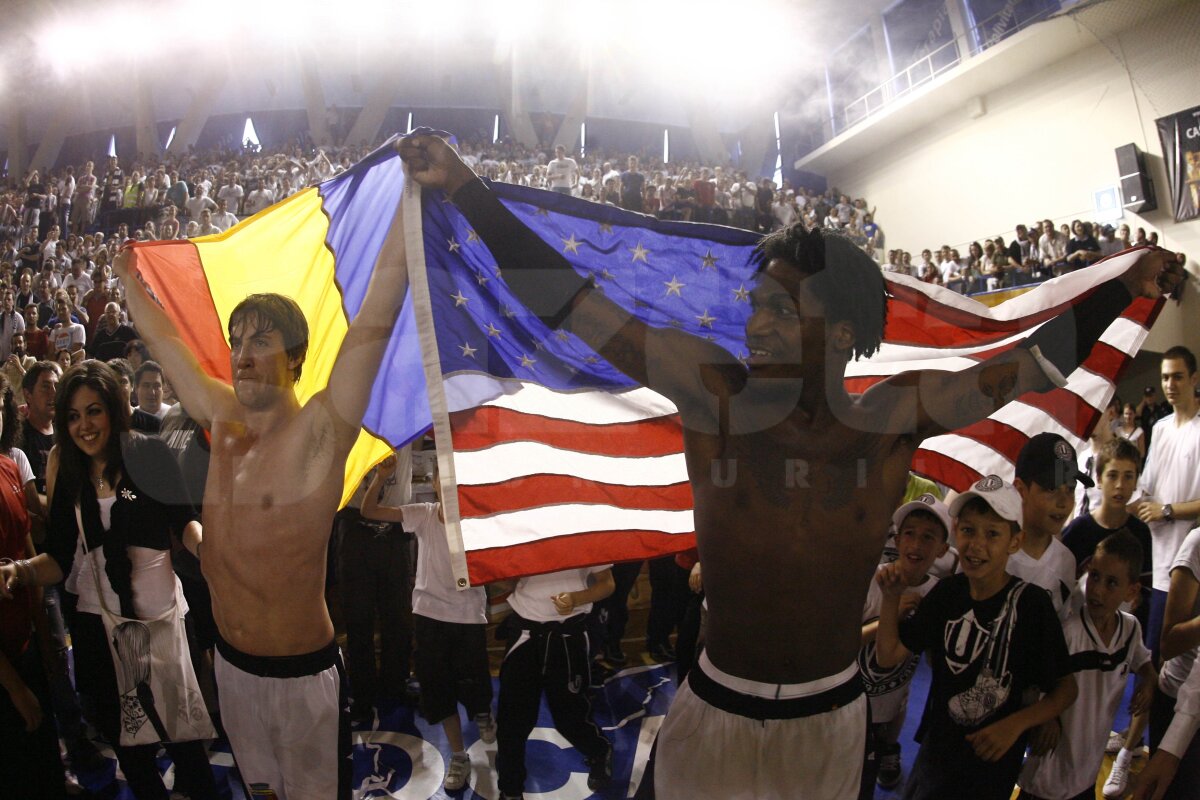 VIDEO & FOTO «U» Mobitelco a pus capăt supremaţiei Asesoftului » Clujenii au luat titlul la baschet după 15 ani