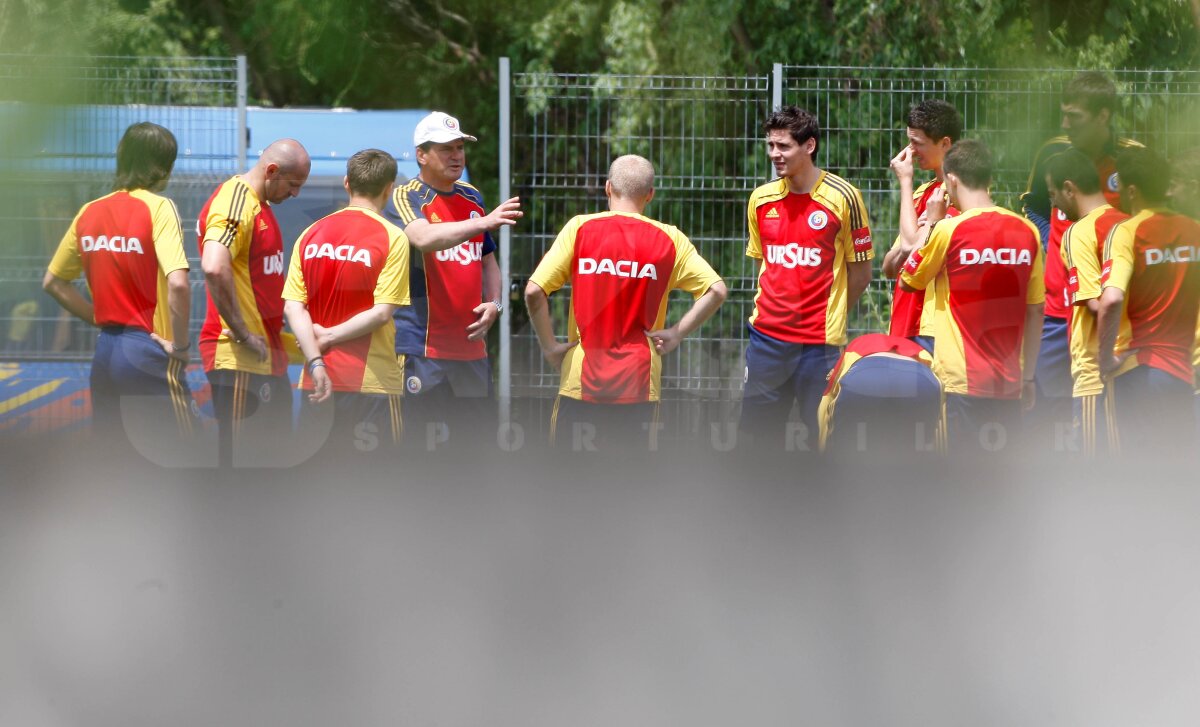 EXCLUSIV » Condiţia lui Răzvan: "Mă lăsaţi şi la Rapid, rămîn şi la naţională"