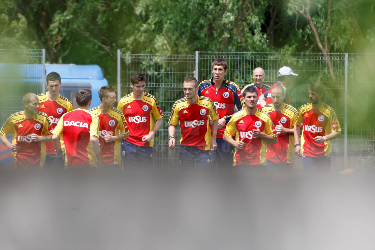 EXCLUSIV » Condiţia lui Răzvan: "Mă lăsaţi şi la Rapid, rămîn şi la naţională"