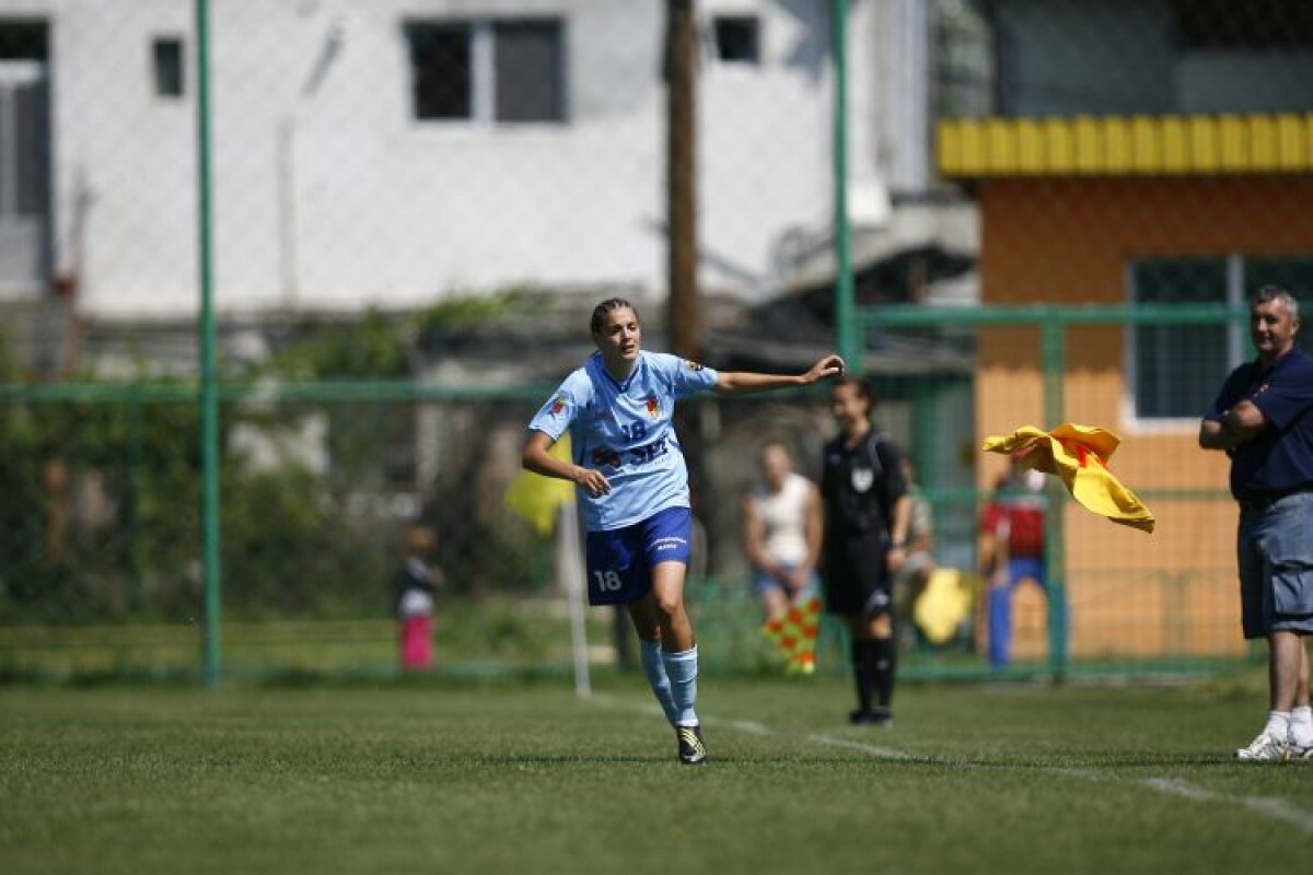 FOTO Cosmina Duşa, de la Olimpia Cluj, şi-a dat jos tricoul după ce a marcat peste 100 de goluri