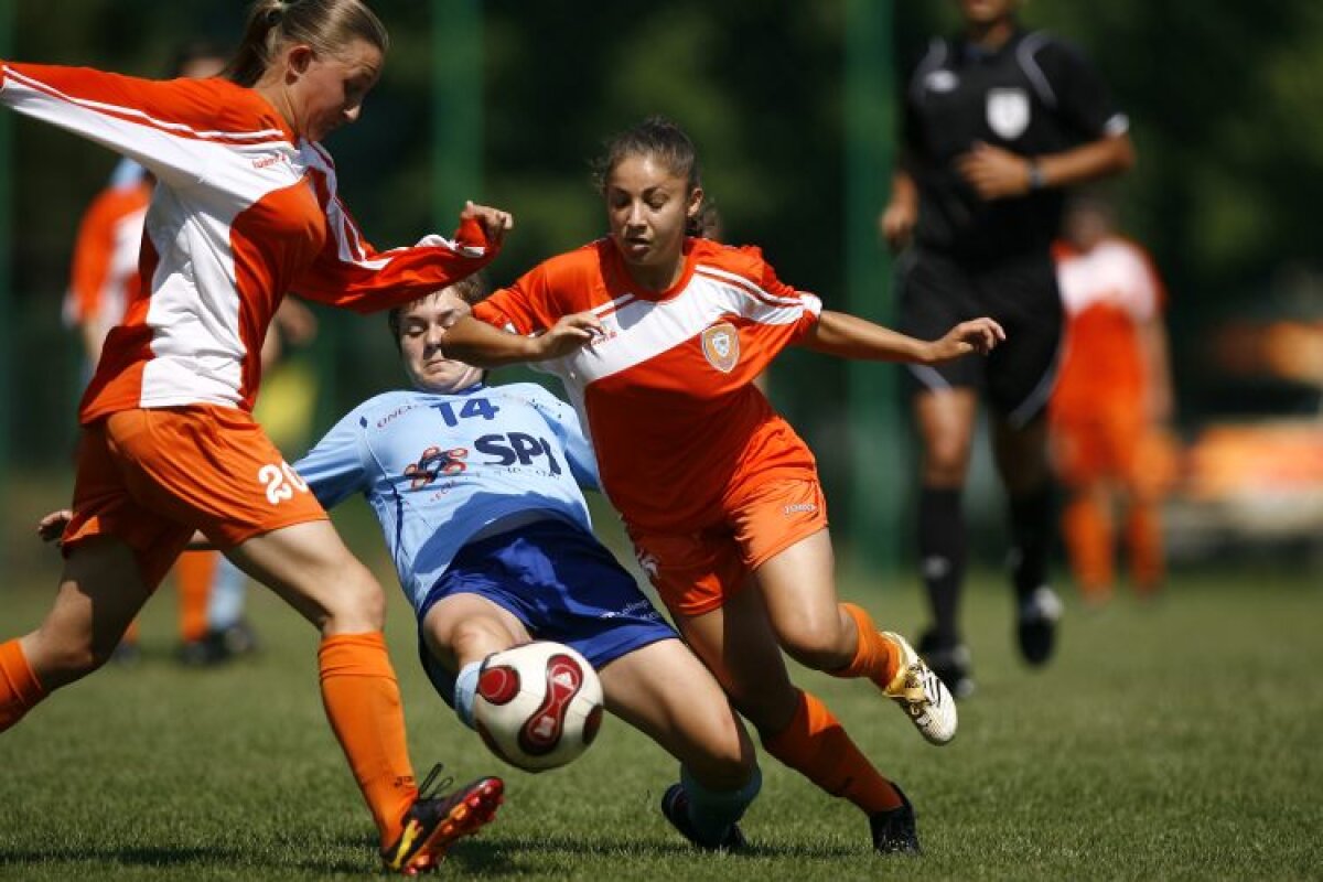 FOTO Cosmina Duşa, de la Olimpia Cluj, şi-a dat jos tricoul după ce a marcat peste 100 de goluri