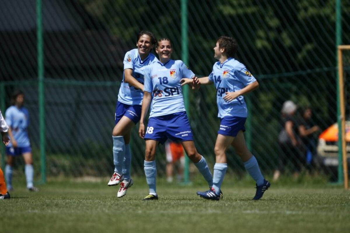 FOTO Cosmina Duşa, de la Olimpia Cluj, şi-a dat jos tricoul după ce a marcat peste 100 de goluri