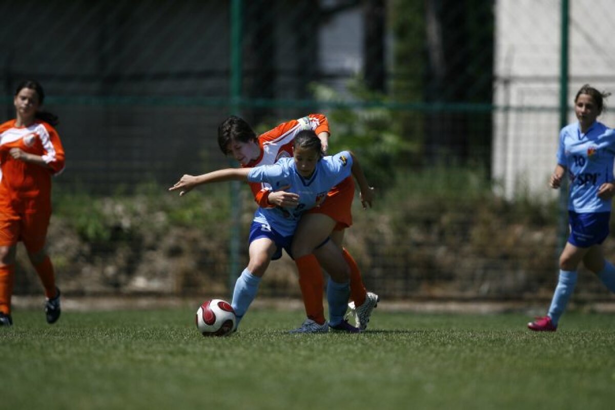 FOTO Cosmina Duşa, de la Olimpia Cluj, şi-a dat jos tricoul după ce a marcat peste 100 de goluri