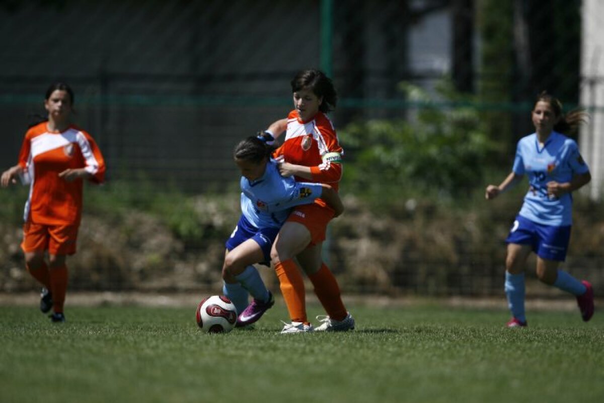 FOTO Cosmina Duşa, de la Olimpia Cluj, şi-a dat jos tricoul după ce a marcat peste 100 de goluri