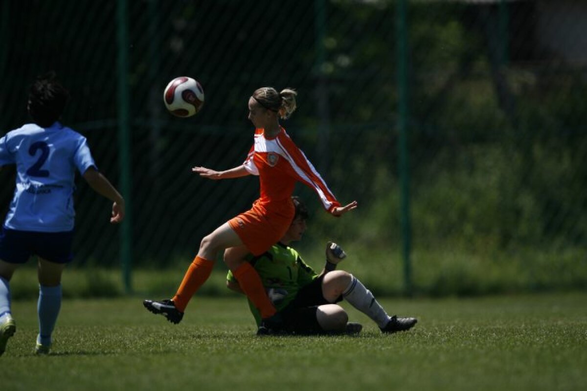 FOTO Cosmina Duşa, de la Olimpia Cluj, şi-a dat jos tricoul după ce a marcat peste 100 de goluri