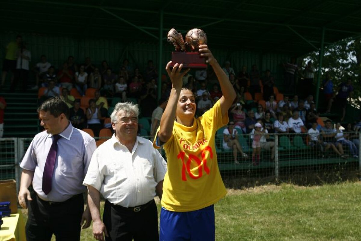 FOTO Cosmina Duşa, de la Olimpia Cluj, şi-a dat jos tricoul după ce a marcat peste 100 de goluri