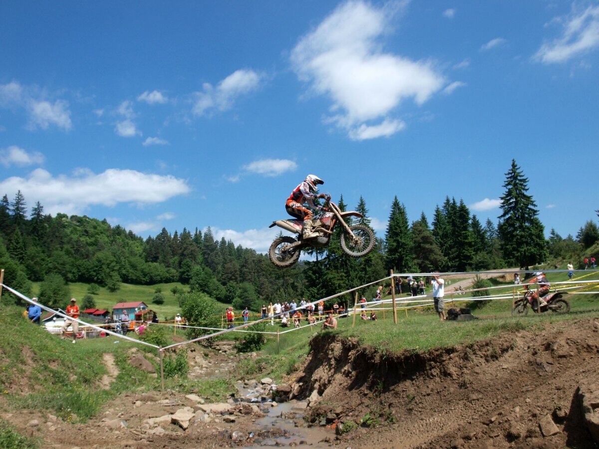 FOTO! Etapă de European de Enduro la Comăneşti: românul Kovacs pe locul şase