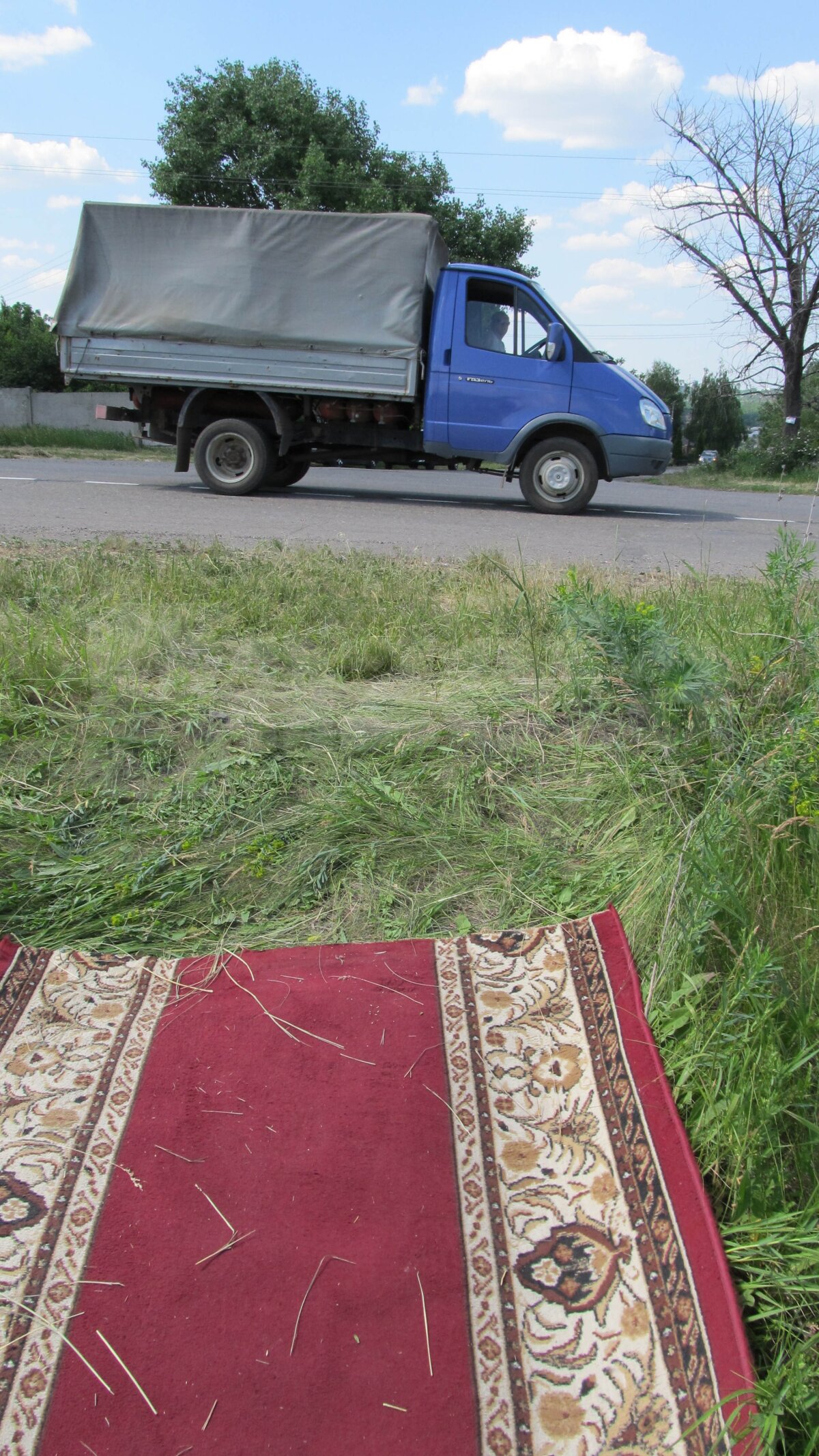 FOTO Serbare cîmpenească sau Campionat European? » Doneţk îşi aşteaptă oaspeţii cu corturile întinse :O