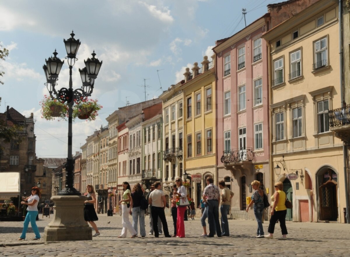 REPORTAJ EXCLUSIV DIN UCRAINA Lvov: între bad english şi promisiuni pe ritm de jazz