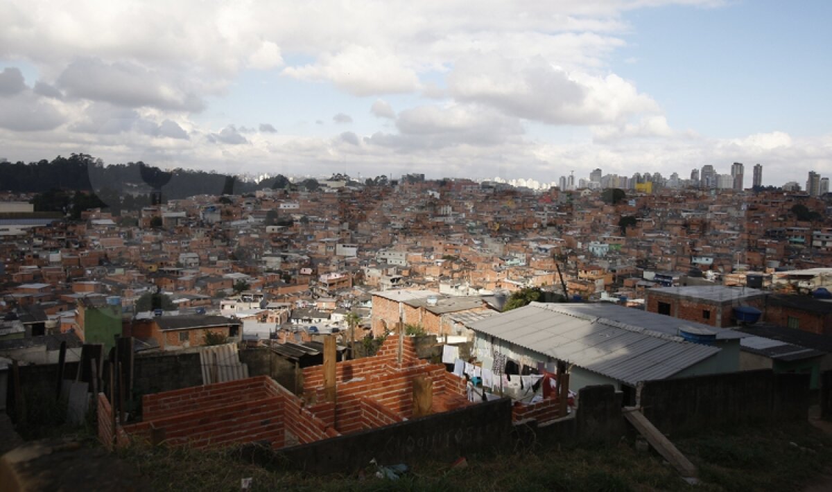 Poveste din favela în Sao Paulo » 100.000 de brazilieni trăiesc la limita sărăciei