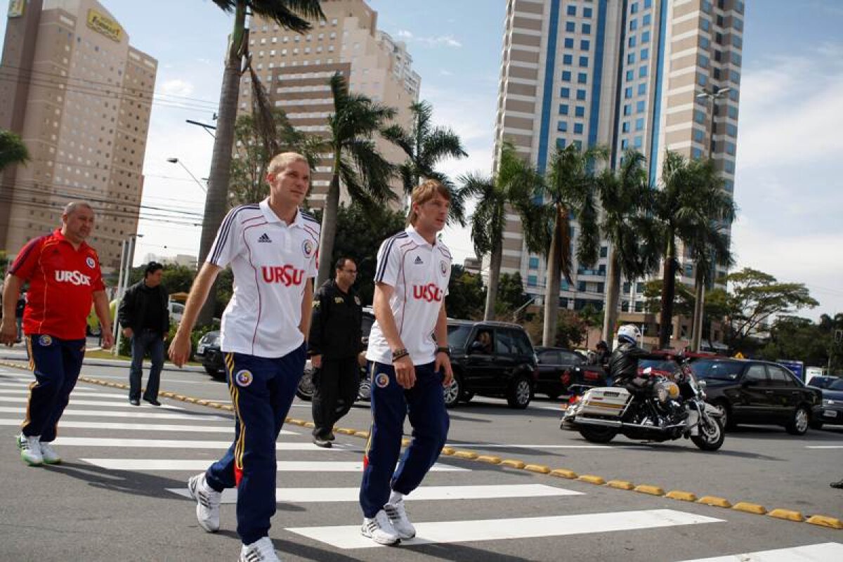 CRONICĂ Alexe şi Alexa nu i-au putut încurca pe Neymar şi Nilmar » România, a treia înfrîngere cu Brazilia