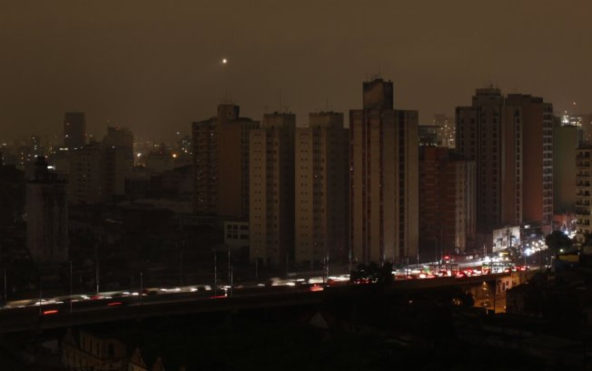 CRONICĂ Alexe şi Alexa nu i-au putut încurca pe Neymar şi Nilmar » România, a treia înfrîngere cu Brazilia