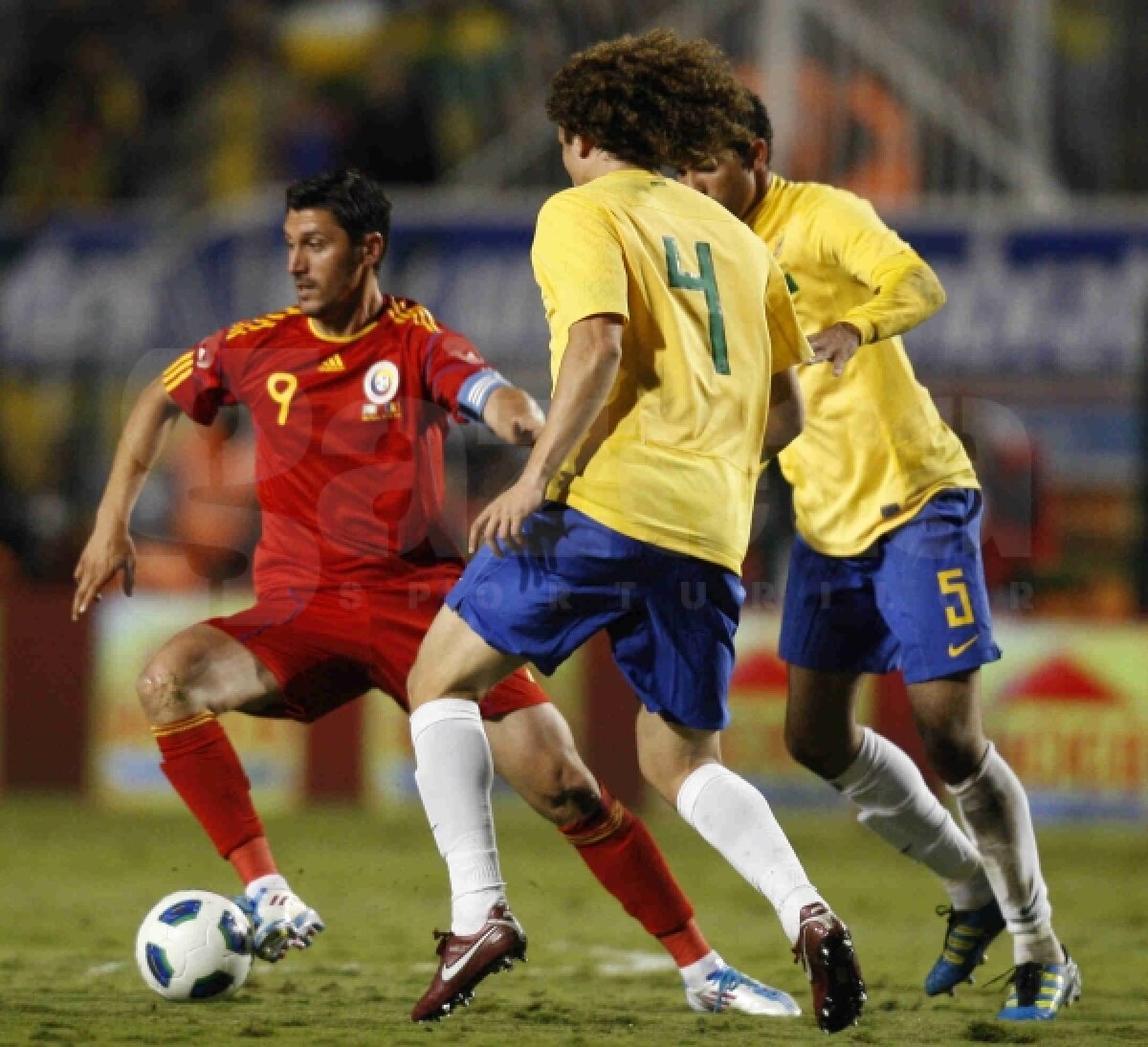 CRONICĂ Alexe şi Alexa nu i-au putut încurca pe Neymar şi Nilmar » România, a treia înfrîngere cu Brazilia