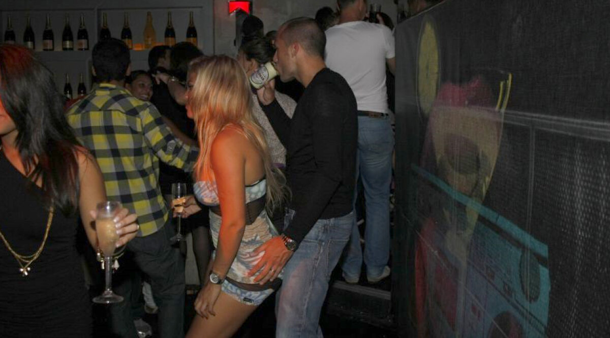 Atraşi de viaţa de noapte din Brazilia, olandezii au fugit în club