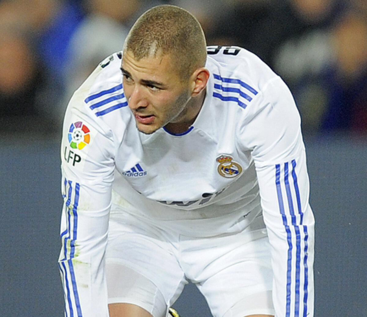 FOTO / Benzema implicat într-un nou scandal sexual! Corupe minore pe Facebook