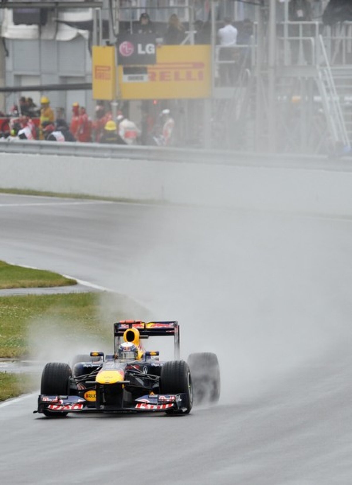 GALERIE FOTO »  Button, victorie senzaţională în MP al Canadei!