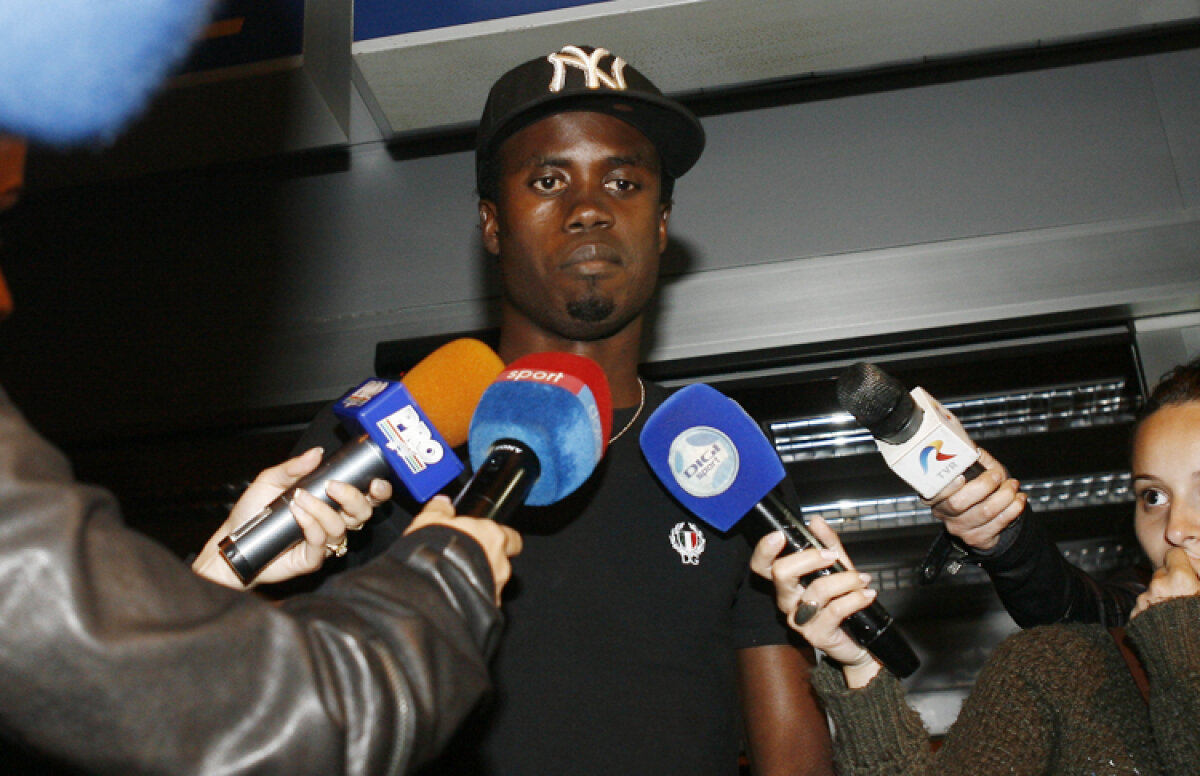 FOTO "Cel mai tare transfer al verii" a ajuns la Cluj! Sougou: "Am venit să fiu campion cu CFR"